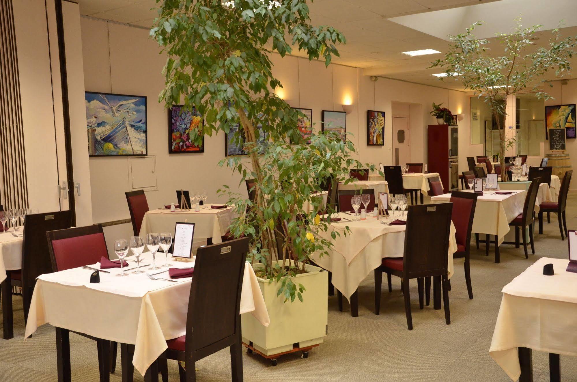 Logis Hotel Noemys Brive - Restaurant Le Teinchurier 외부 사진